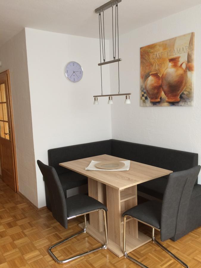 Ferienwohnung Im Gruenen Illschwang Esterno foto