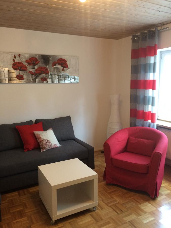 Ferienwohnung Im Gruenen Illschwang Esterno foto