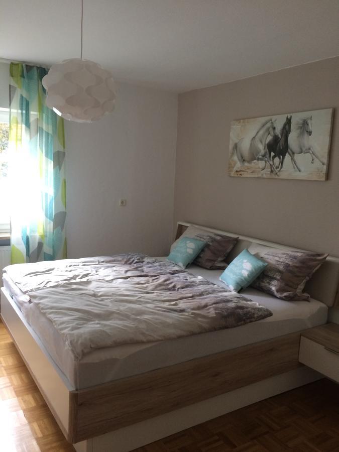 Ferienwohnung Im Gruenen Illschwang Esterno foto